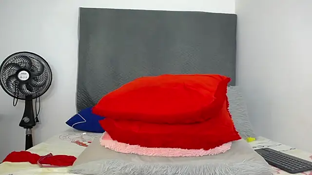 LoraineBigCockTs online show from 7, 3, 2025