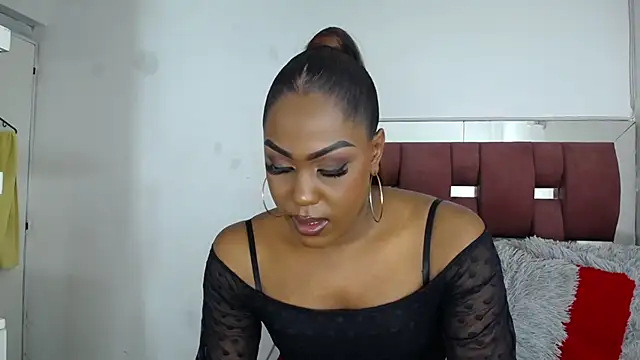 LoraineBigCockTs online show from 17, 11, 2025