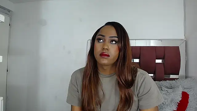 LoraineBigCockTs online show from 27, 11, 2025