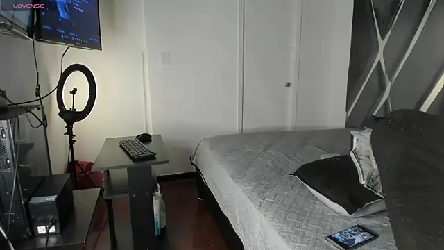 moonsweet1 online show from 27, 4, 2026