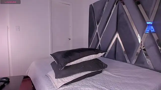 Snapshot of moonsweet1 chatting on 18, 9, 2025 moonsweet1 online show from 18, 9, 2025