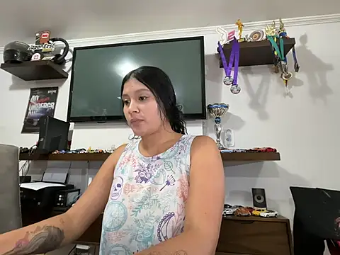 kinky milaxh online show from 4, 3, 2026