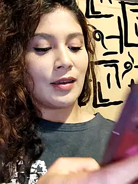 kinky milaxh online show from 18, 2, 2025