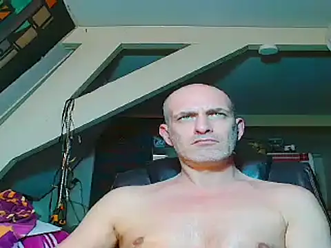 Snapshot of maxhard77 chatting on 17, 1, 2025 maxhard77 online show from 17, 1, 2025