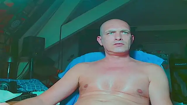 Snapshot of maxhard77 chatting on 31, 5, 2026 maxhard77 online show from 31, 5, 2026