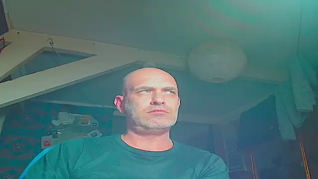 Snapshot of maxhard77 chatting on 13, 5, 2026 maxhard77 online show from 13, 5, 2026
