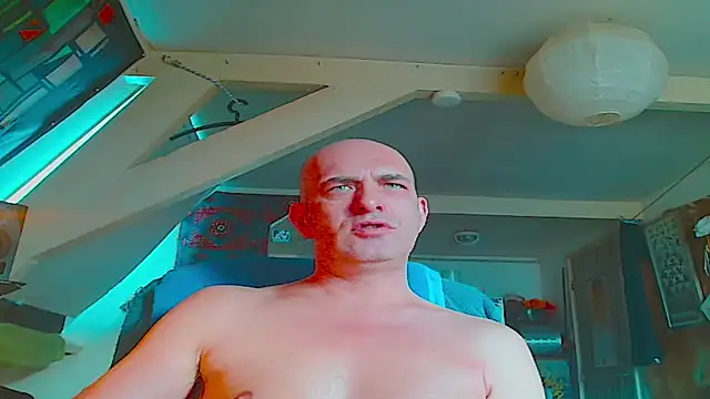 Snapshot of maxhard77 chatting on 30, 11, 2025 maxhard77 online show from 30, 11, 2025