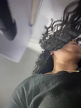 yanza2002 online show from 4, 2, 2025