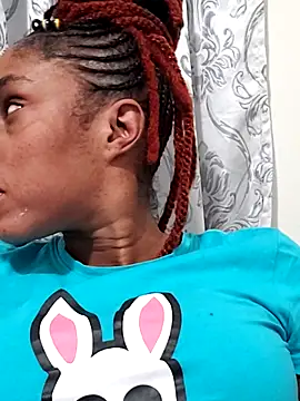 Snapshot of HONEYSWEETS_LIVE chatting on 5, 2, 2026 HONEYSWEETS LIVE online show from 5, 2, 2026