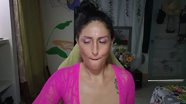 caro mature wild hot online show from 6, 12, 2024