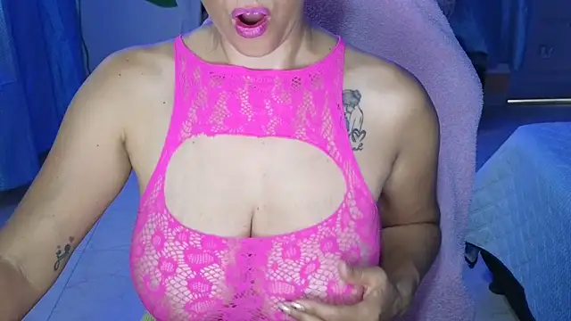 caro mature wild hot online show from 12, 12, 2024