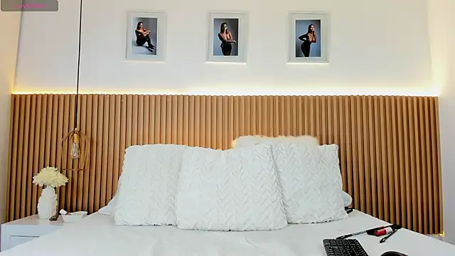 SUSIEPOWELL online show from 12, 9, 2025