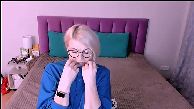 sabrinamacmarren online show from 30, 10, 2025