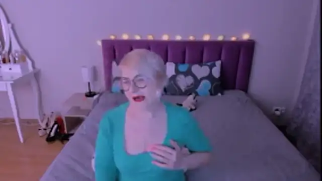 sabrinamacmarren online show from 10, 2, 2026