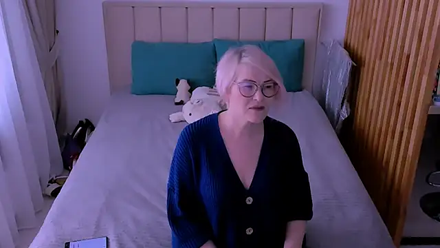 sabrinamacmarren online show from 10, 3, 2026