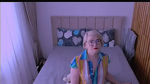 sabrinamacmarren online show from 13, 4, 2026