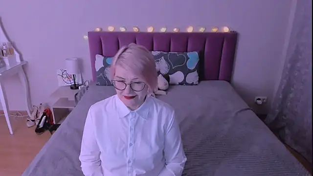 sabrinamacmarren online show from 14, 2, 2026