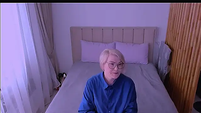 sabrinamacmarren online show from 3, 4, 2026