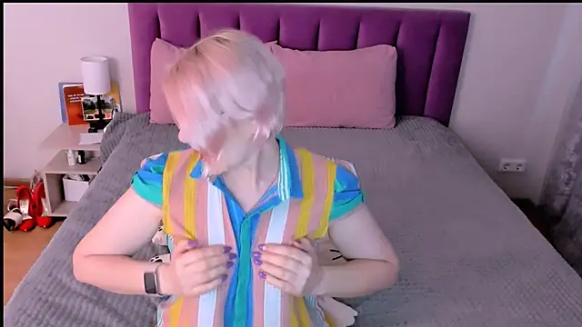 sabrinamacmarren online show from 4, 12, 2025