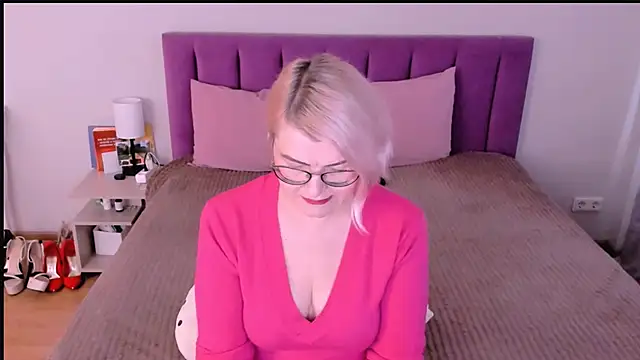 sabrinamacmarren online show from 28, 11, 2025