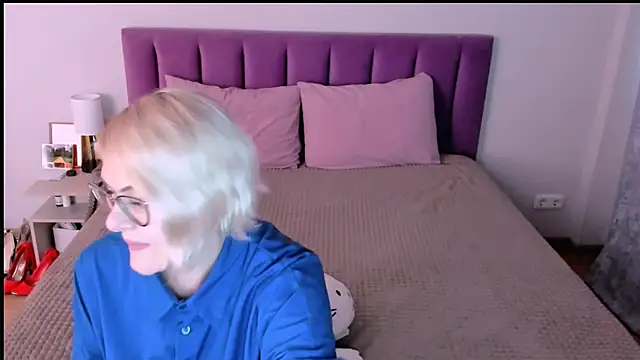 sabrinamacmarren online show from 23, 11, 2025