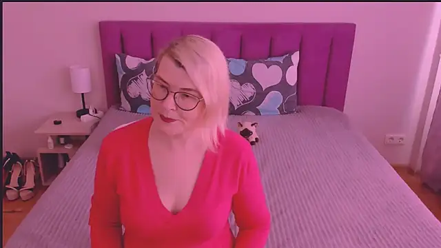 sabrinamacmarren online show from 9, 9, 2025