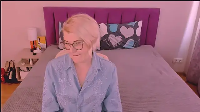 sabrinamacmarren online show from 9, 10, 2025