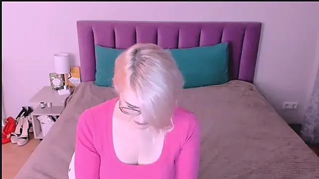 sabrinamacmarren online show from 5, 11, 2025