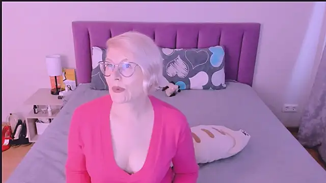 sabrinamacmarren online show from 4, 10, 2025