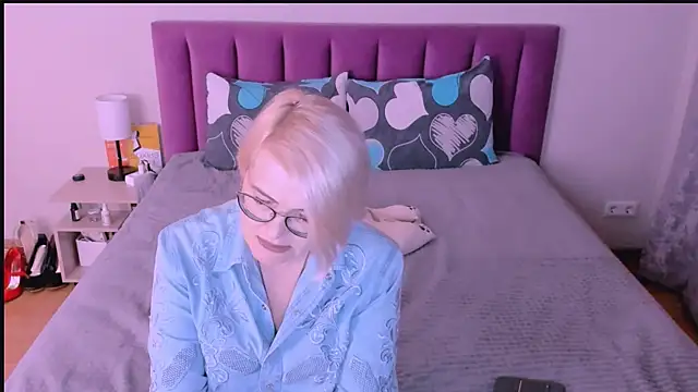 sabrinamacmarren online show from 1, 10, 2025