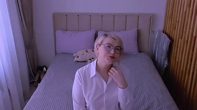 sabrinamacmarren online show from 29, 3, 2026