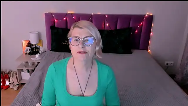 sabrinamacmarren online show from 19, 12, 2025