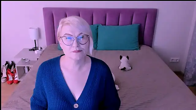 sabrinamacmarren online show from 20, 9, 2025