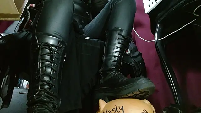 MeGoddesSara online show from 11, 7, 2026