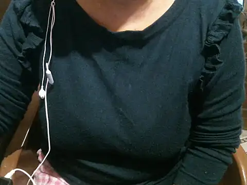 Snapshot of UrsMansi chatting on 12, 11, 2025 UrsMansi online show from 12, 11, 2025