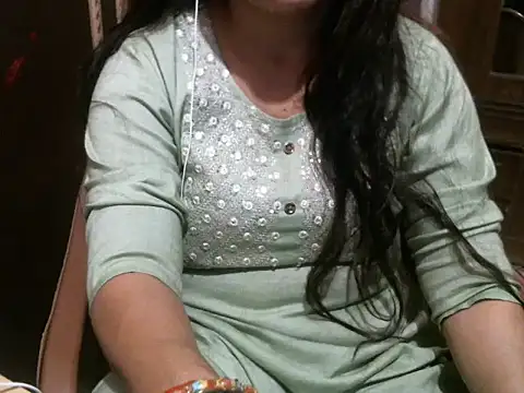 Snapshot of UrsMansi chatting on 5, 11, 2025 UrsMansi online show from 5, 11, 2025