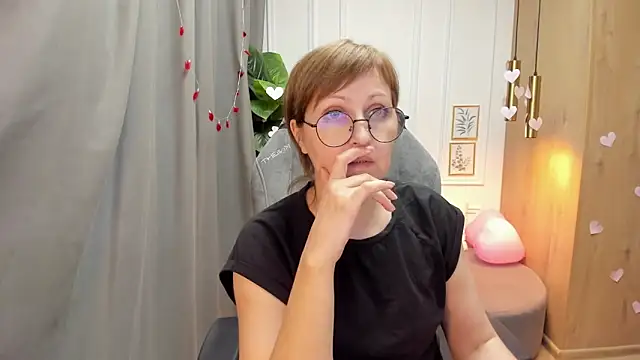 Snapshot of Paris_Cherry chatting on 18, 2, 2025 Paris Cherry online show from 18, 2, 2025