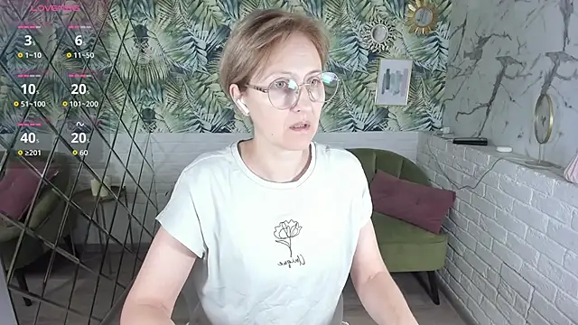 Paris Cherry online show from 14, 12, 2025