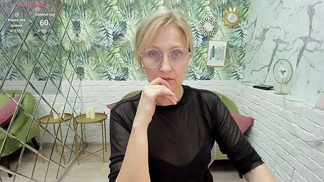 Snapshot of Paris_Cherry chatting on 27, 9, 2025 Paris Cherry online show from 27, 9, 2025