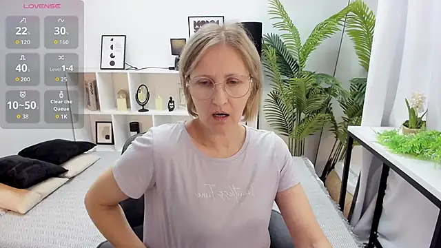 Snapshot of Paris_Cherry chatting on 22, 9, 2025 Paris Cherry online show from 22, 9, 2025