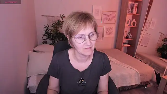 Paris Cherry online show from 19, 4, 2026