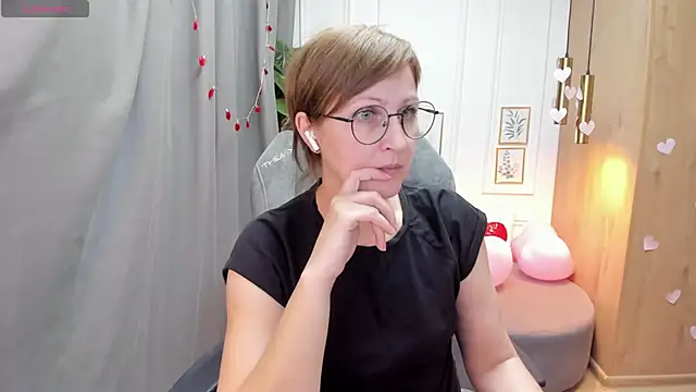 Snapshot of Paris_Cherry chatting on 18, 2, 2025 Paris Cherry online show from 18, 2, 2025