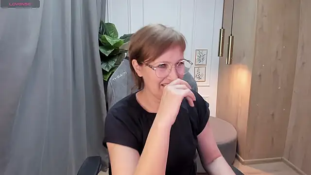 Snapshot of Paris_Cherry chatting on 23, 2, 2025 Paris Cherry online show from 23, 2, 2025