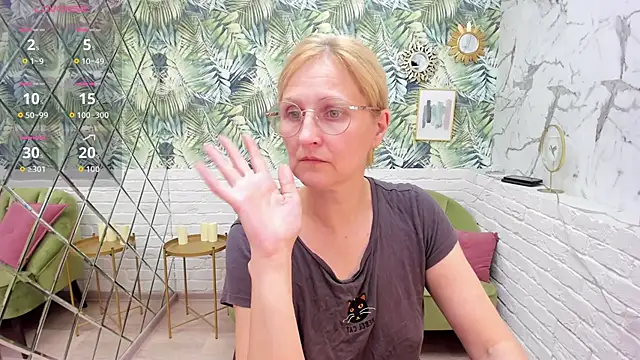 Snapshot of Paris_Cherry chatting on 14, 9, 2025 Paris Cherry online show from 14, 9, 2025