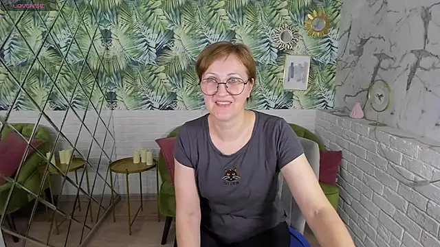 Snapshot of Paris_Cherry chatting on 9, 3, 2025 Paris Cherry online show from 9, 3, 2025