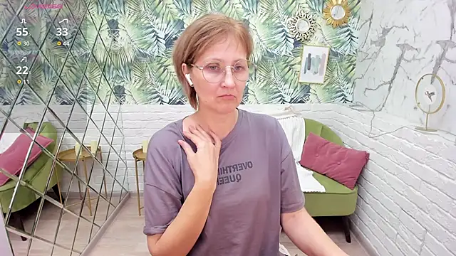 Paris Cherry online show from 4, 12, 2025