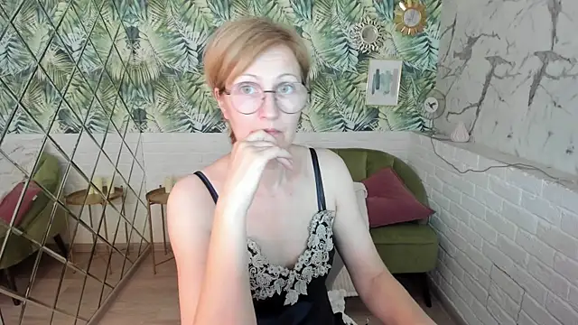 Paris Cherry online show from 28, 6, 2026