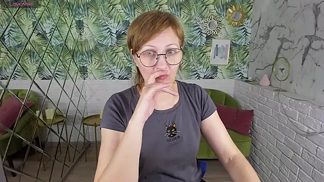 Snapshot of Paris_Cherry chatting on 8, 3, 2025 Paris Cherry online show from 8, 3, 2025