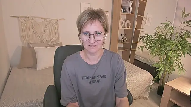 Snapshot of Paris_Cherry chatting on 26, 10, 2025 Paris Cherry online show from 26, 10, 2025