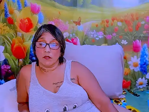 Snapshot of indianroxy chatting on 24, 10, 2025 indianroxy online show from 24, 10, 2025